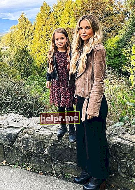 Briana Buckmaster, așa cum se vede într-o fotografie care a fost făcută cu fiica ei în Vancouver, Columbia Britanică, în octombrie 2020