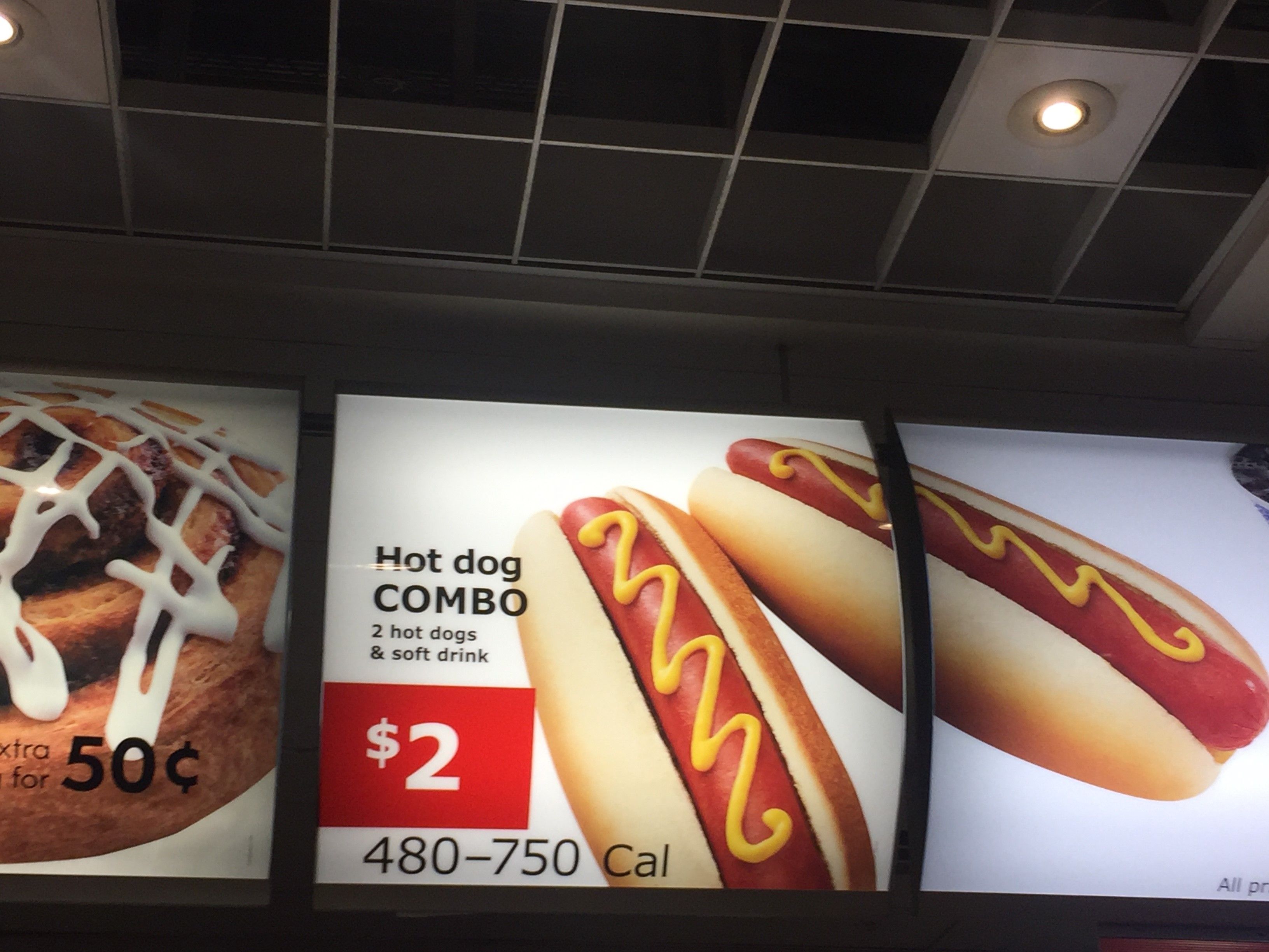 Ilang calories ang nasa isang IKEA hot dog?