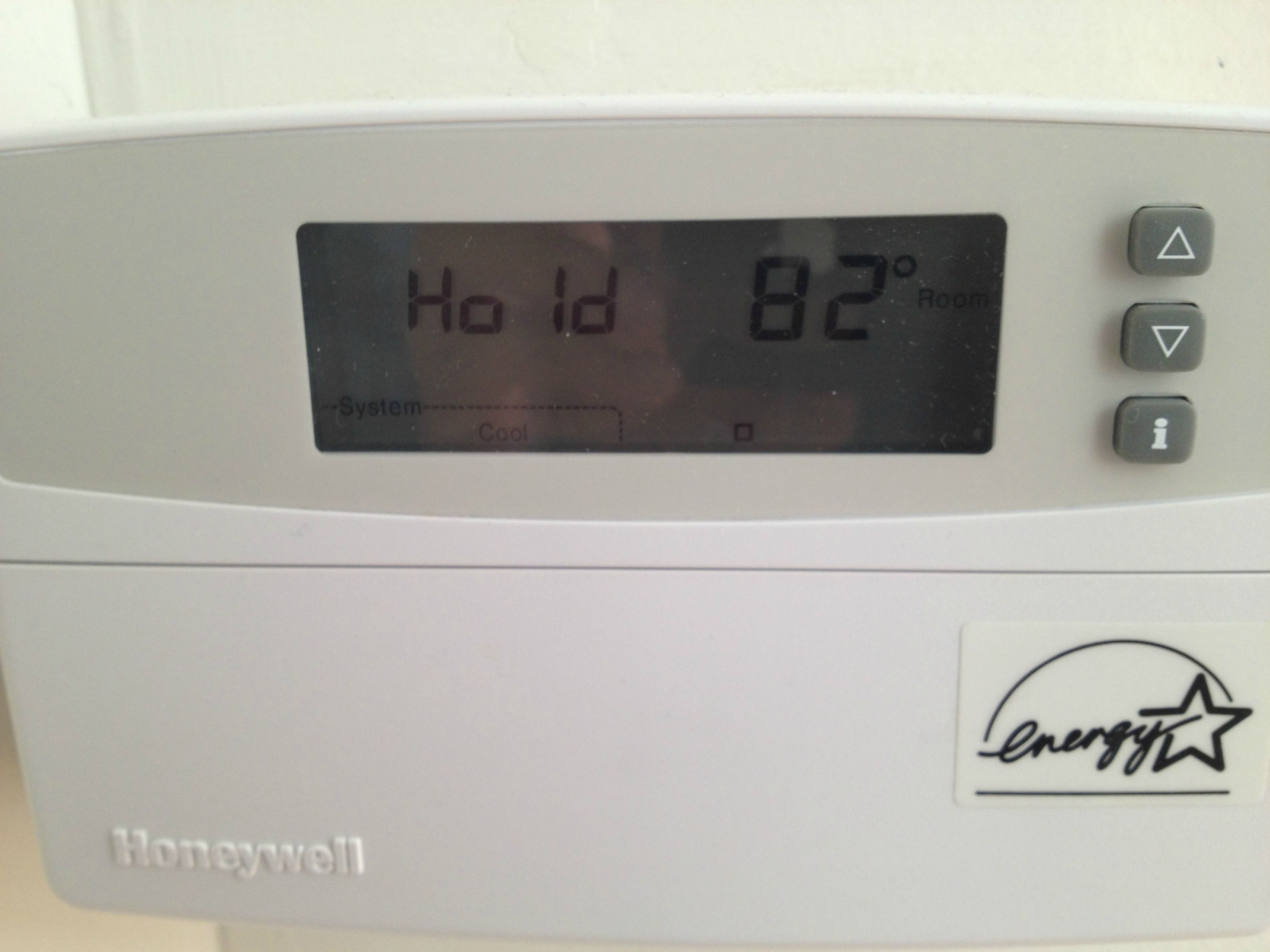 Čo znamená ikona plameňa na termostate?