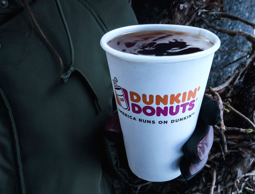 Má Dunkin Donuts chai tea latte kofeín?