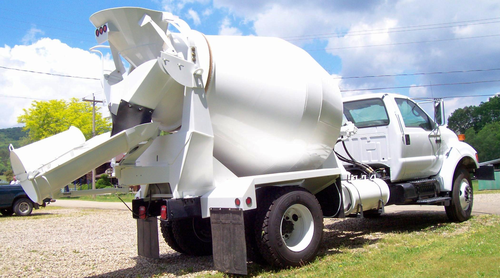 Koľko metrov má kamión na cement?
