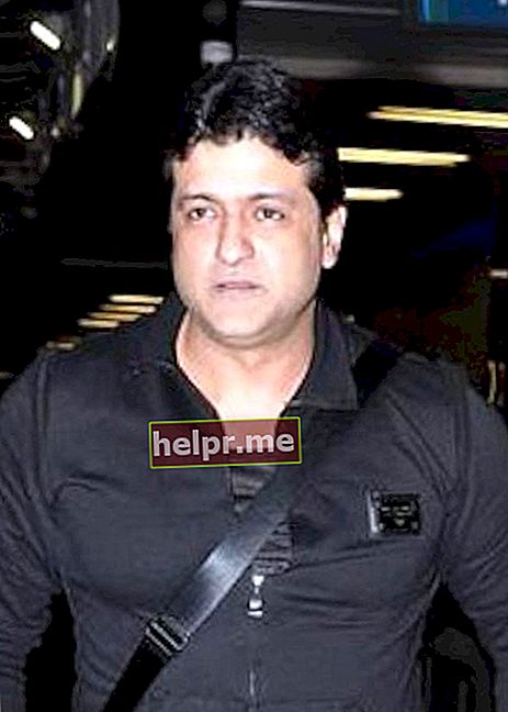Armaan Kohli clicou no Aeroporto Internacional em 2013