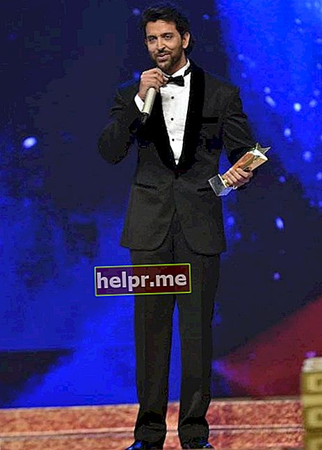 Hrithik Roshan på Star Parivaar Awards 2011