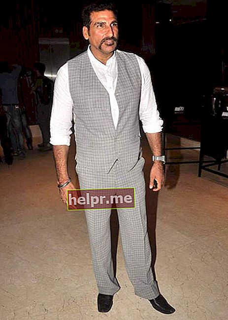 Mukesh Rishi tại buổi ra mắt tạp chí thương mại Blockbuster của T P Aggarwal