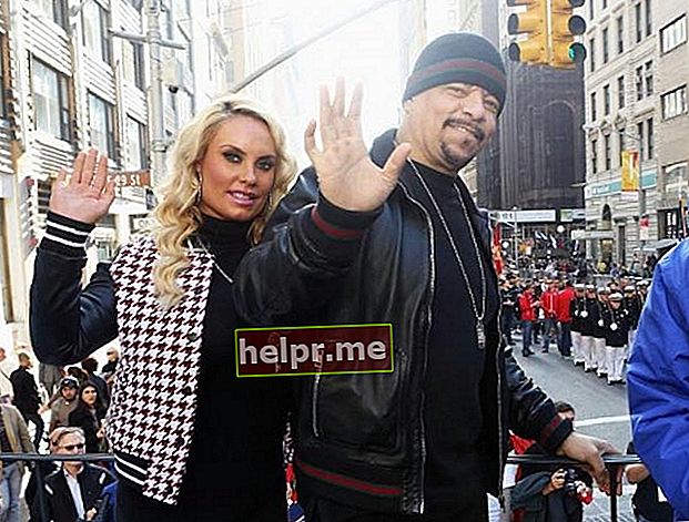 Coco Austin și Ice-T la America salută patru eroi militari cu picioare în timpul paradei Zilei Veteranilor din 2014, pe 11 noiembrie 2014, în New York