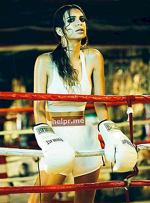 Emily Ratajkowski durante la sesión de fotos de boxeadores para la revista Libertine realizada por la fotógrafa Olivia Malone en el verano de 2013