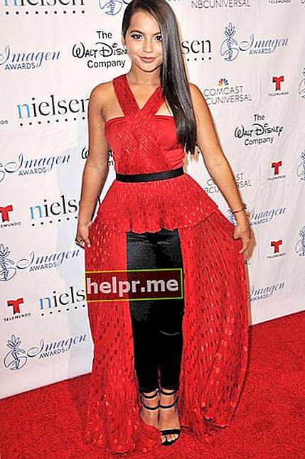 Isabela Moner vid 30: e årliga Imagen Awards i Los Angeles i augusti 2015