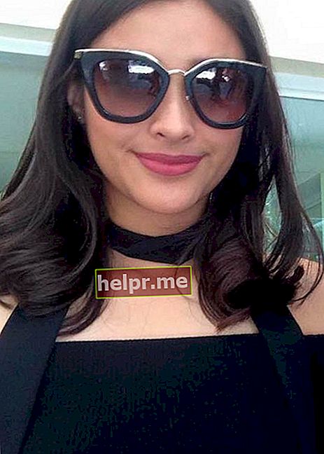 Liza Soberano u Centru za posjetitelje parka Rizal 2016. godine