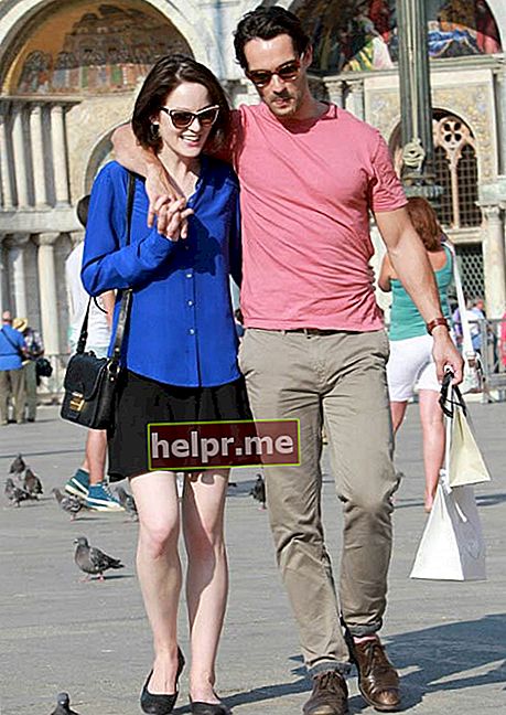 Michelle Dockery și John Dineen în timp ce făceau tururi în Veneția în august 2013
