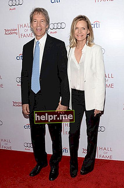 David E. Kelley i la seva dona Michelle Pfeiffer assisteixen a la 23a Gala d'Inducció al Saló de la Fama de l'Acadèmia de Televisió a Beverly Hills, Califòrnia el març de 2014