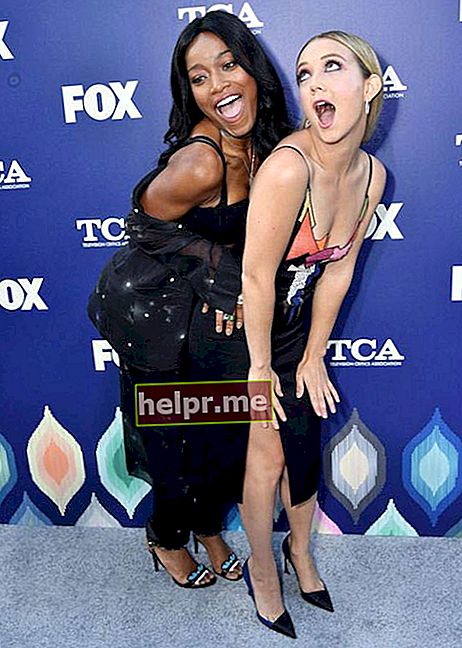 Billie Lourd (dreapta) la Fox 2016 Summer TCA All Star Party în august 2016