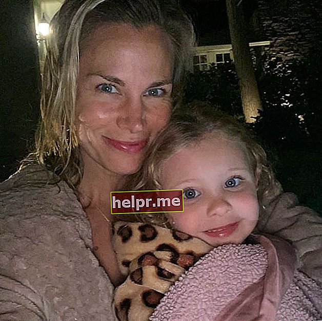 Brooke Burns cu fiica ei, așa cum s-a văzut în iunie 2020