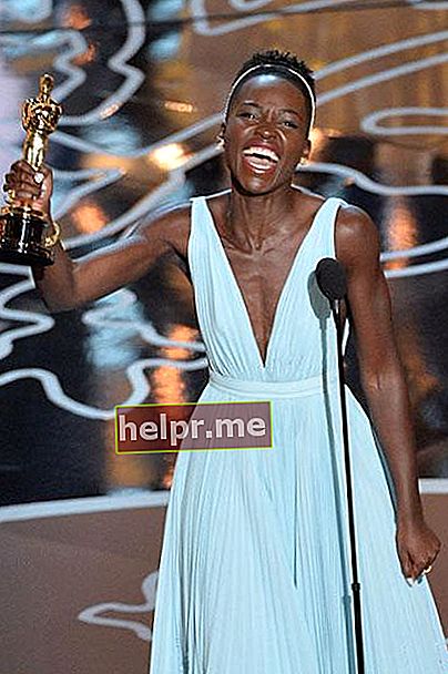 Lupita Nyong'o gana un Oscar por su papel secundario en 12 Years a Slave el 2 de marzo de 2014