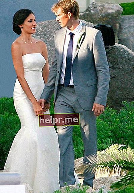 Daniela Ruah și David Olsen în timpul nunții lor din iulie 2014