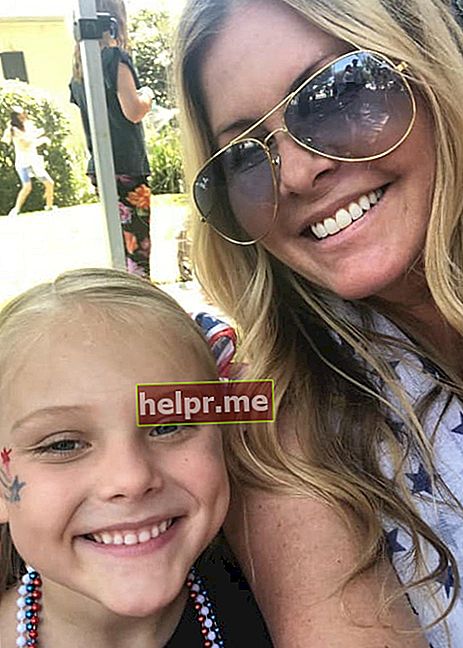 Nicole Eggert într-un selfie cu fiica ei, așa cum s-a văzut în iulie 2018