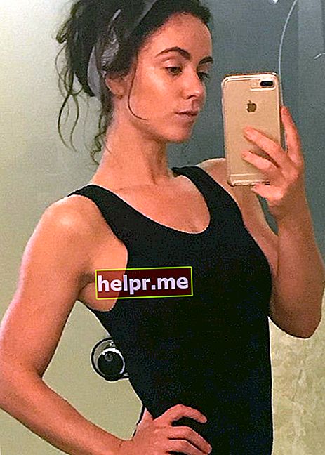 Amy Manson într-un selfie în iunie 2018