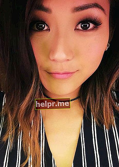Karen Fukuhara en una selfie d'Instagram el setembre de 2016
