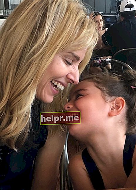 كارا بونو تشارك ابنتها لحظة سعيدة في يوليو 2018