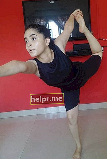 Riya Shukla en marzo de 2020 instando a todos a mantenerse en forma cuando estén atrapados en casa