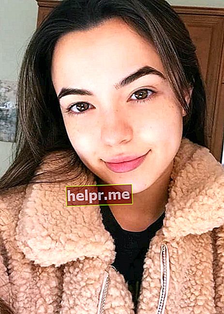 Vanessa Merrell en una selfie sin maquillaje como se vio en febrero de 2018