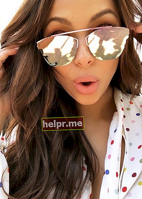 Amber Stevens West en una selfie dominical en agosto de 2018