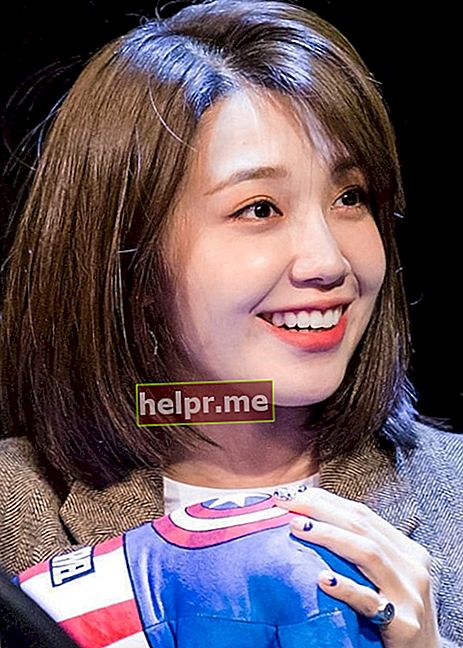 Jung Eun-ji como se ve en una foto tomada en una reunión de fans de 'Apink' en Sangam, Seúl, Corea del Sur en enero de 2019