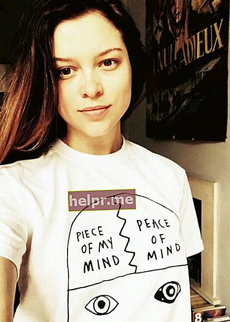 Sophie Cookson em uma selfie no Instagram vista em julho de 2017