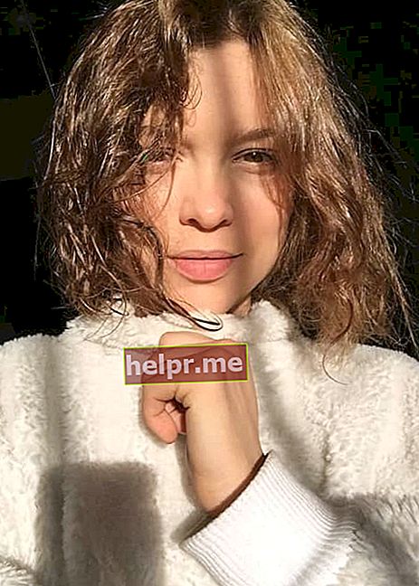 Sophie Cookson em uma selfie no Instagram vista em dezembro de 2017