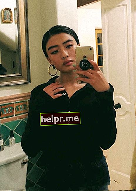Brianne Tju tal com es veu en una selfie feta el novembre de 2019