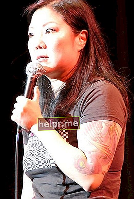 Margaret Cho în timpul unui spectacol la Jesse Hall în august 2006