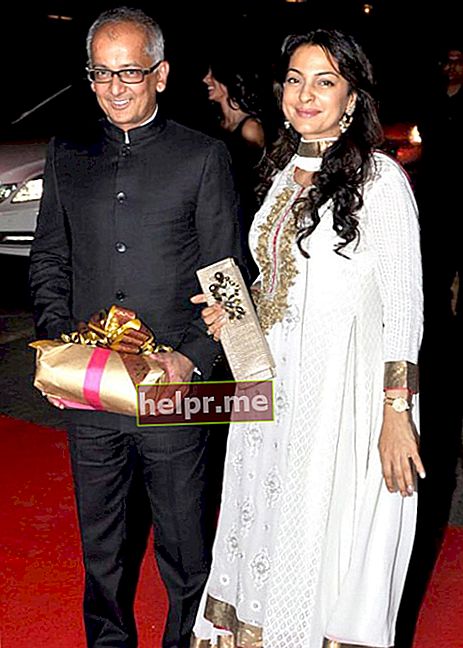Juhi Chawla, așa cum se vede într-o imagine cu soțul ei Jay Mehta, la bash-ul de 40 de ani al lui Karan Johar, desfășurat în Taj Lands End, Mumbai în mai 2012