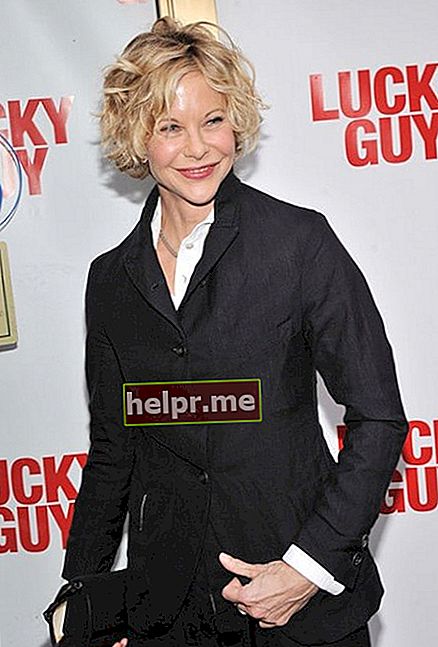 Meg Ryan asiste a la noche inaugural de Broadway 'Lucky Guy' en el Broadhurst Theatre el 1 de abril de 2013 en la ciudad de Nueva York