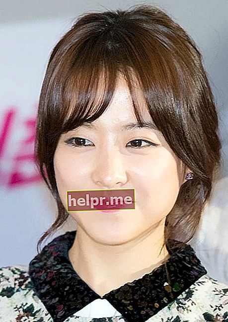 Park Bo-young durante un evento en junio de 2014