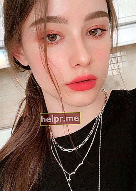 Dasha Taran es veu en una selfie feta a Seül, Corea, el maig del 2019