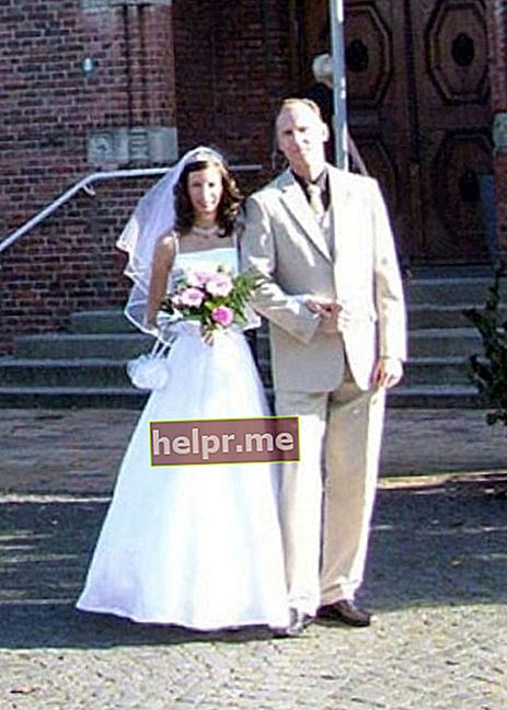 Ioana Spangenberg com es veu en una foto amb el seu marit Jan feta el dia del casament el 2006