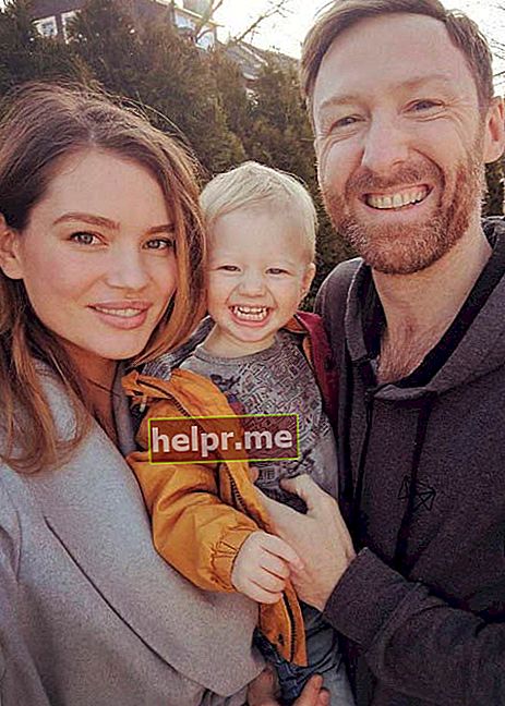 Tara Lynn y Alejandro con su hijo Finlay Skye Bell en una imagen compartida en su Instagram en marzo de 2017
