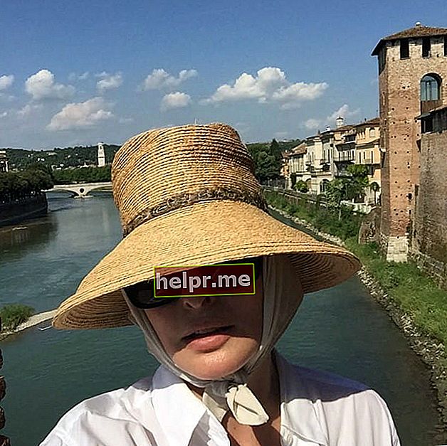 Linda Evangelista într-un selfie pe Instagram, așa cum s-a văzut în iulie 2015