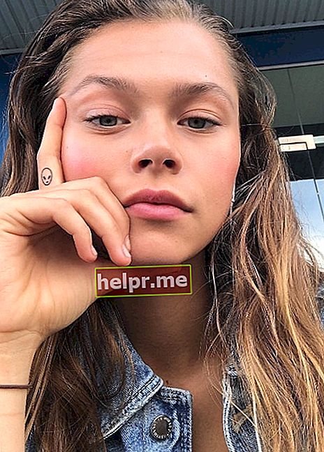 Alannah Walton într-un selfie în Sydney, Australia, în iunie 2018