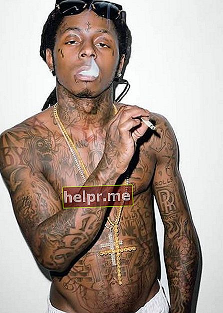 Lil Wayne Fumând