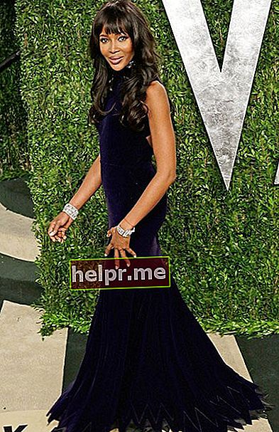 Naomi Campbell tijdens de Vanity Fair Oscars Party 2013