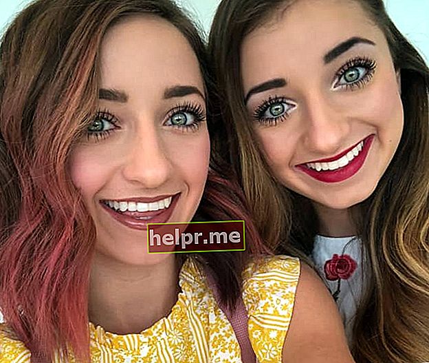 Bailey McKnight (esquerra) i Brooklyn McKnight en una selfie el maig del 2018