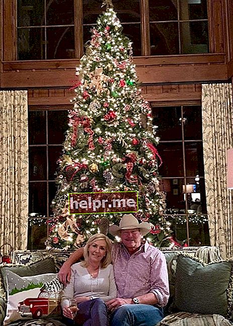 Alan Jackson amb la seva dona Denise com es va veure el desembre del 2018