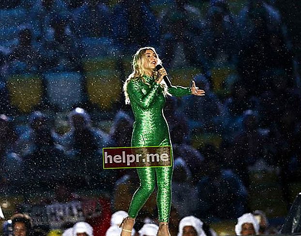 Julia Michaels actuant durant la cerimònia de clausura dels Jocs Olímpics de Rio l'agost de 2016