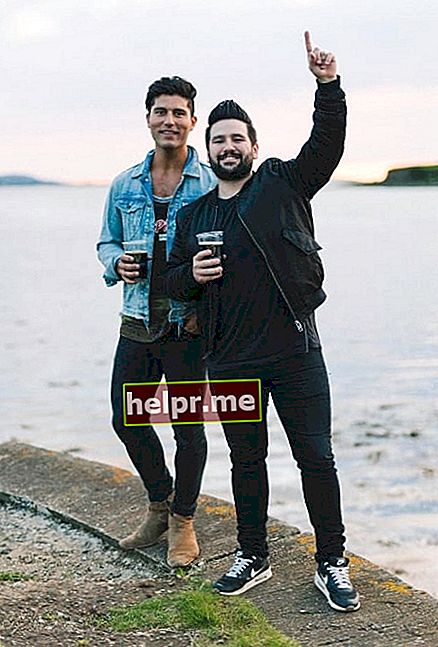 Dan Smyers (esquerra) en una imatge juntament amb Shay Mooney a Westport, Comtat de Mayo, Irlanda l'agost de 2017
