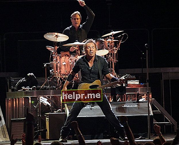 Bruce Springsteen actuant en un concert amb Max Weinberg al darrere l'agost de 2008