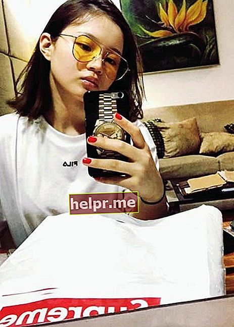 Lee Hi en una selfie en septiembre de 2016