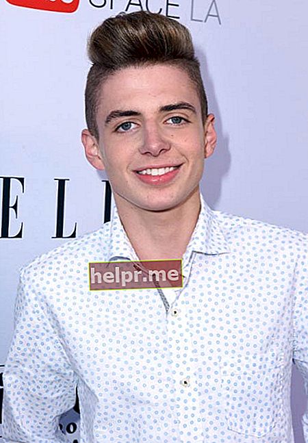 Zach Clayton en el evento de los Billboard Music Awards y ELLE Present Women In Music en mayo de 2017