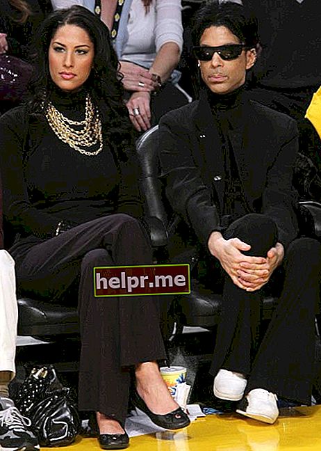 Prince y Bria Valente en el juego de Los Angeles Lakers en 2008