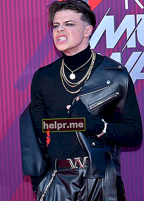 Yungblud tại Lễ trao giải âm nhạc iHeartRadio 2019 ở Los Angeles