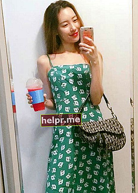 Sunmi em uma selfie em julho de 2018